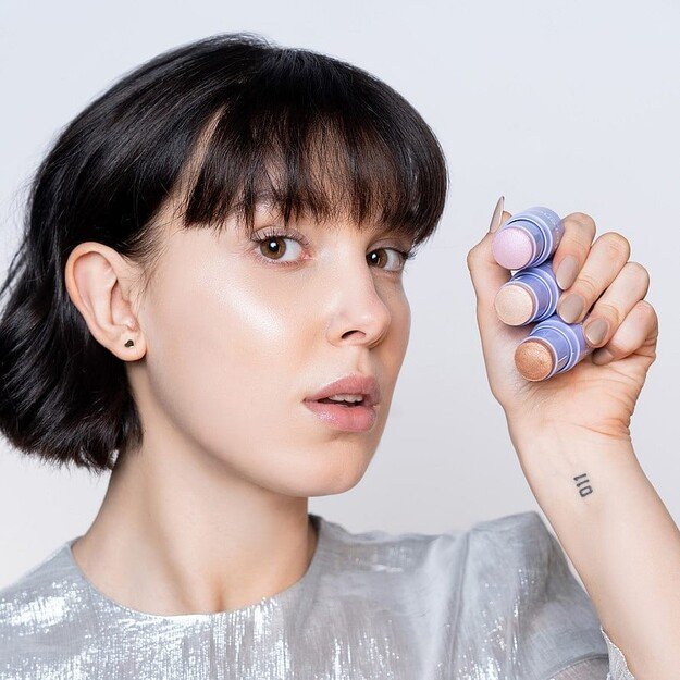 Florence by Mills - Self-Reflecting Highlighter Stick Self-love worth Bronze