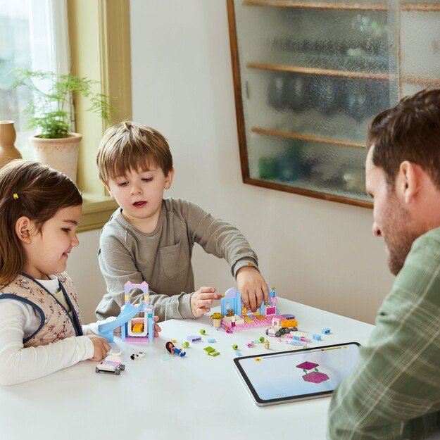 LEGO Gabby's Dollhouse - Gabby's Kitty Care Ear  (10796) 4