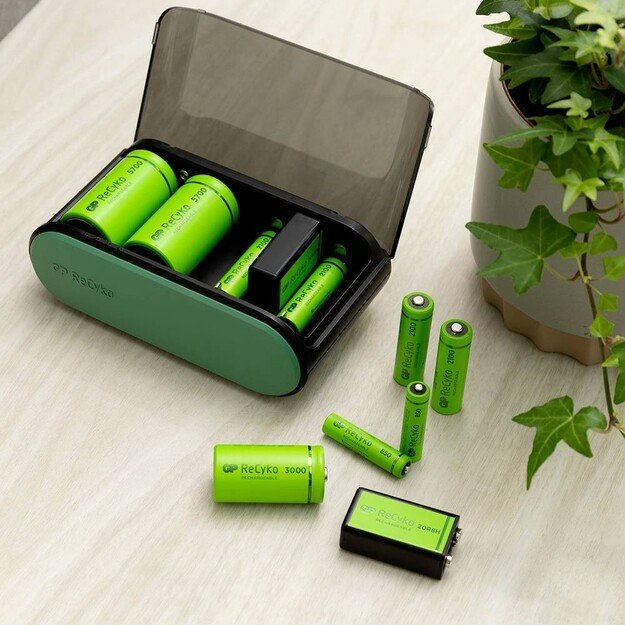 GP - ReCyko Universal Battery Charger, B631 - USB 1