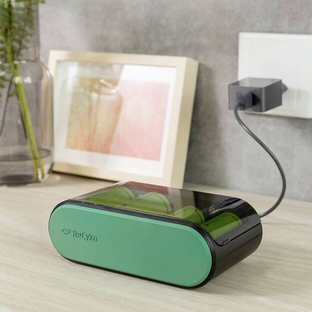 GP - ReCyko Universal Battery Charger, B631 - USB 6