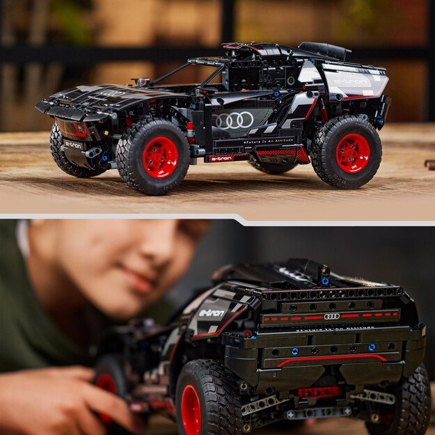 LEGO Technic - Audi RS Q e-tron (42160) 2