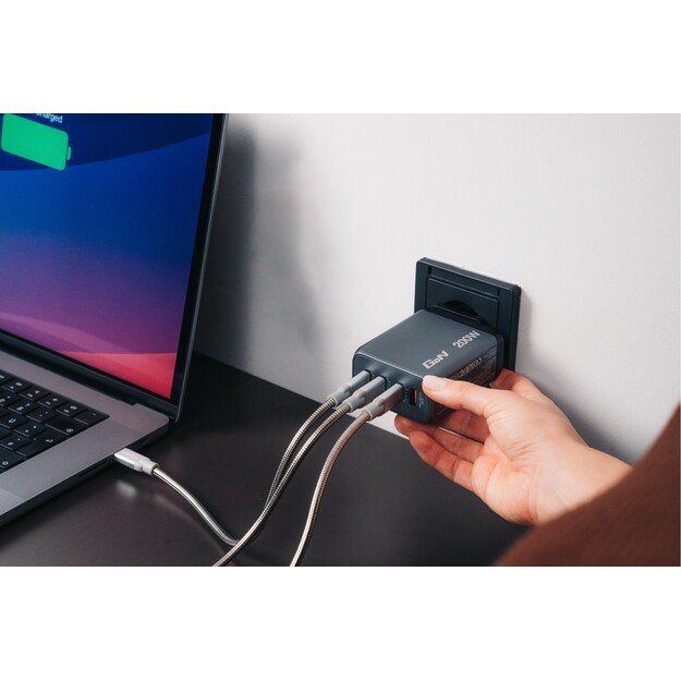 Verbatim - GNC-200 GaN Charger 4 Port 200W USB-A/USB-C 4