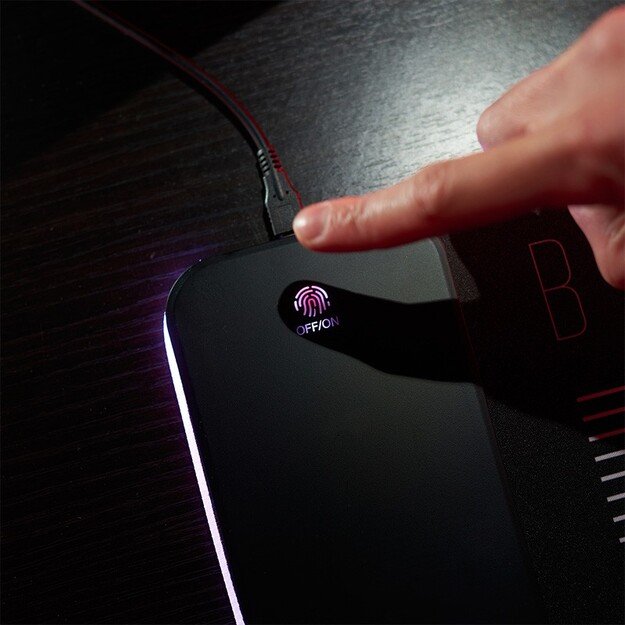 Numskull Batman - Oversize Gaming Mat & Mobile Charger 2