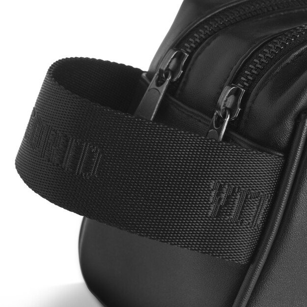Gillian Jones - Washbag 1