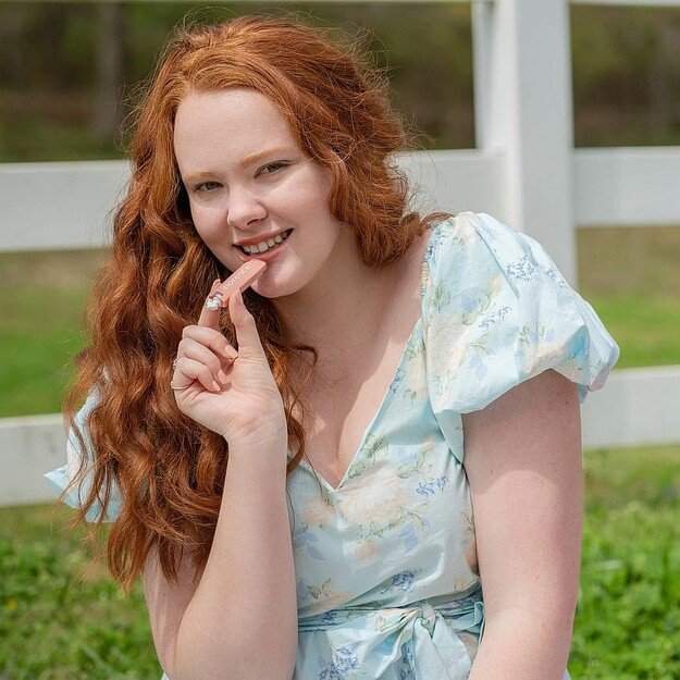 Florence by Mills - Oh Whale! Clear Lip Balm Cocoa and Fig Honey 3