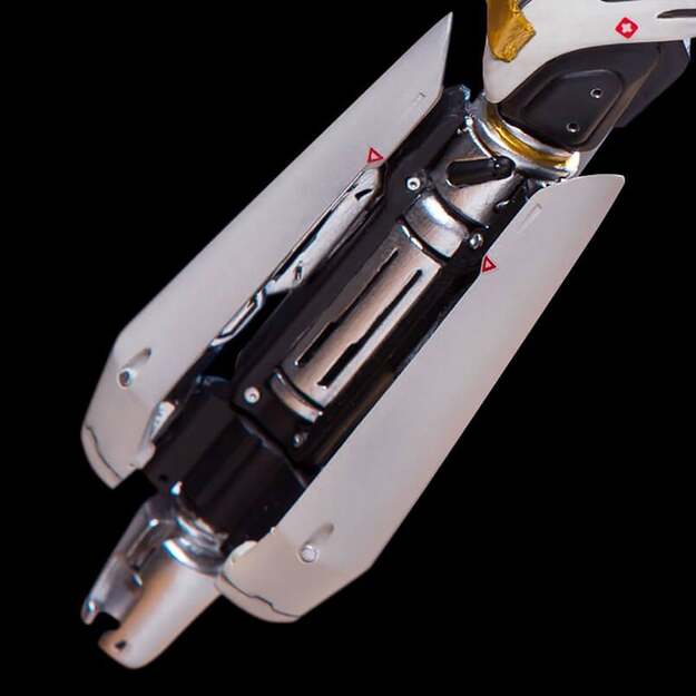 Blizzard Overwatch - Mercy Figure 4