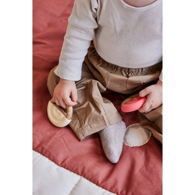 OYOY Mini - Rainbow Teether - Cherry Red / Vanilla (M107540) 2