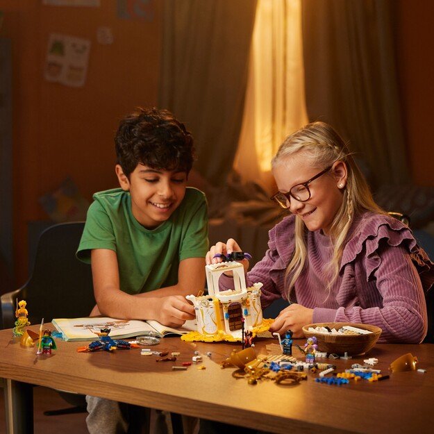 LEGO DREAMZzz - The Sandman's Tower (71477) 5