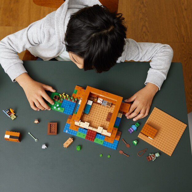 LEGO Minecraft - The Frog House (21256) 6