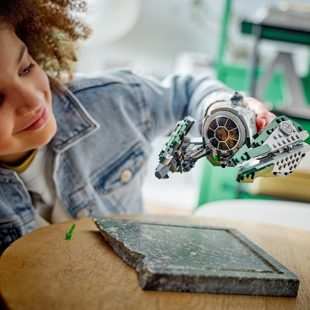 LEGO Star Wars - Yoda's Jedi Starfighter™ (75360) 4