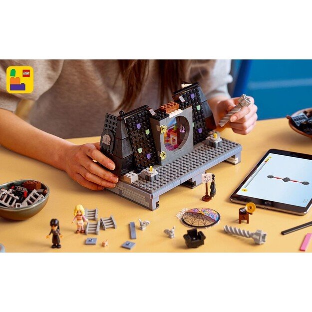 LEGO - Wednesday - Wednesday & Enid's Dorm Room (76781) 1